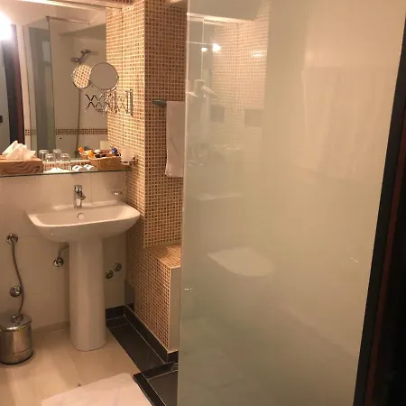 Rr Petrol Hotel