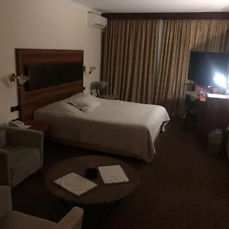 Rr Petrol Hotel